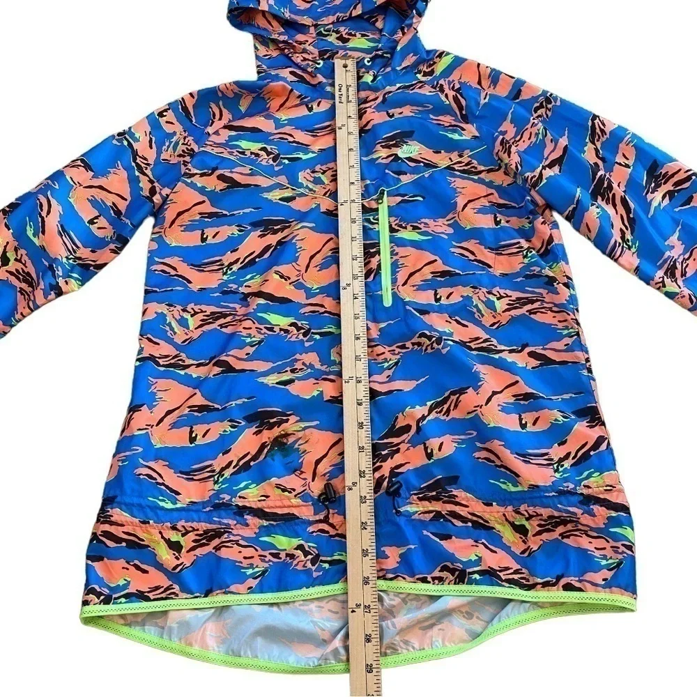 Nike Women's Packable Camouflage Trail Running Jacket